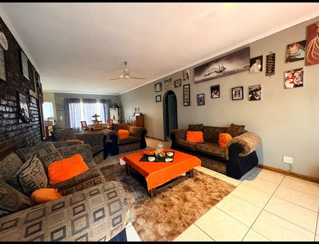 2 BEDROOM TOWNHOUSE FOR SALE IN WALDRIFT